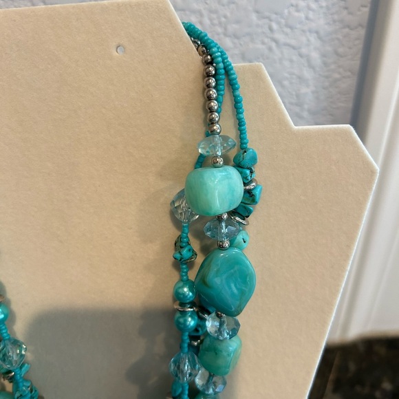 Triple strand necklace with turquoise stones and beads. Adjustable length. - Picture 3 of 5